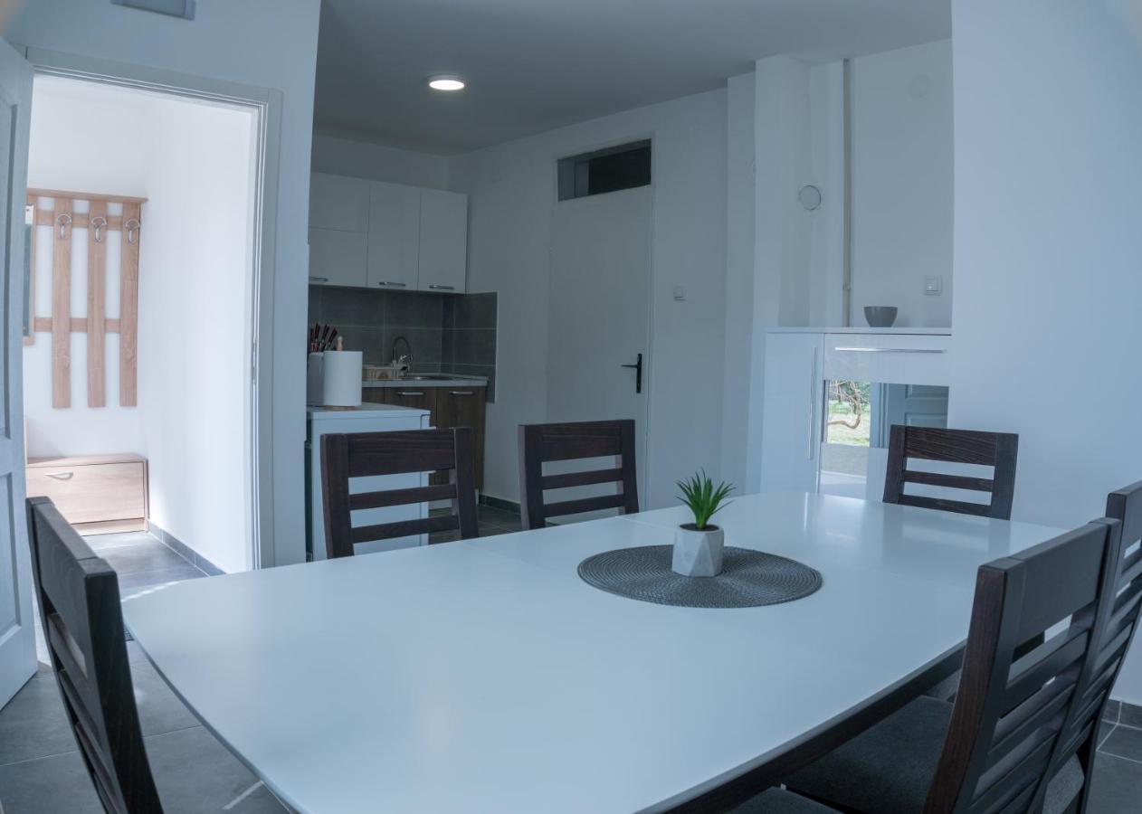 Gerardus Apartmani Vrsac Exterior foto